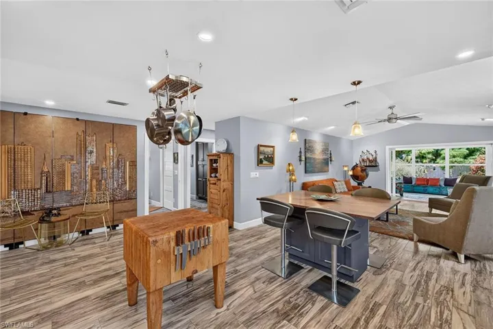 691 100th Ave N, Naples, Florida 34108