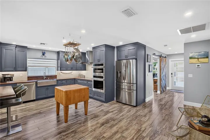 691 100th Ave N, Naples, Florida 34108