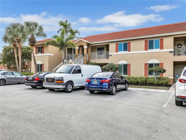 6900  Huntington Lakes  CIR, Naples, FL 34119