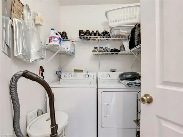 6900  Huntington Lakes  CIR, Naples, FL 34119