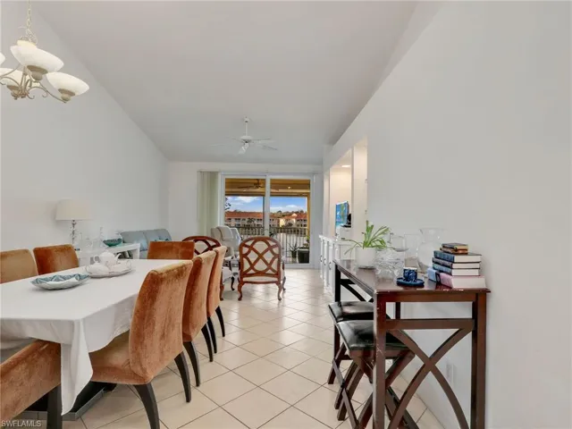 6900  Huntington Lakes  CIR, Naples, FL 34119