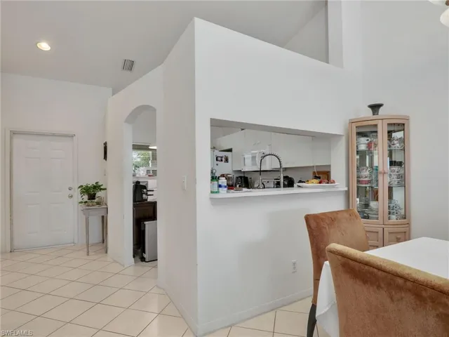 6900  Huntington Lakes  CIR, Naples, FL 34119