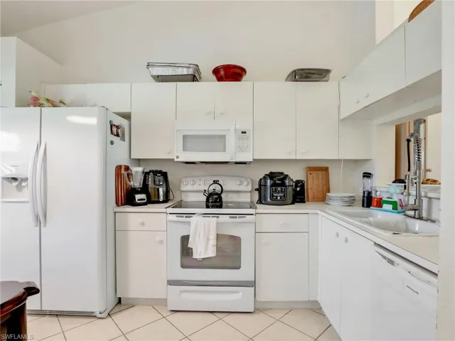 6900  Huntington Lakes  CIR, Naples, FL 34119
