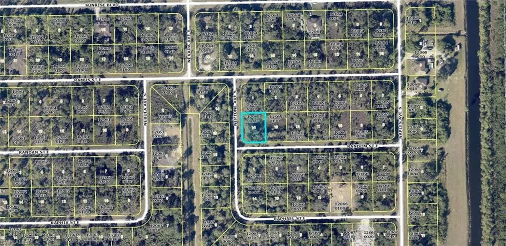 1235  Random  ST, LEHIGH ACRES, FL 33974