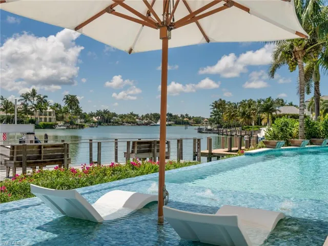 3525  Fort Charles  DR, Naples, FL 34102