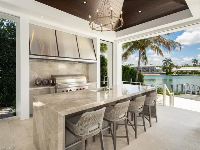 3525  Fort Charles  DR, Naples, FL 34102