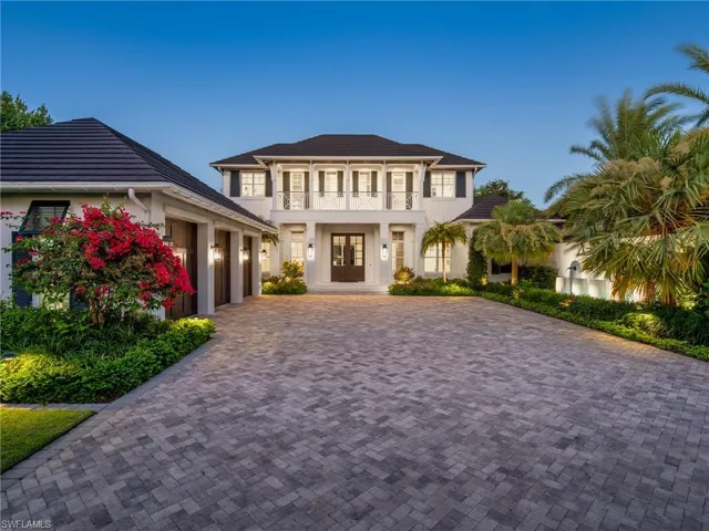 3525  Fort Charles  DR, Naples, FL 34102