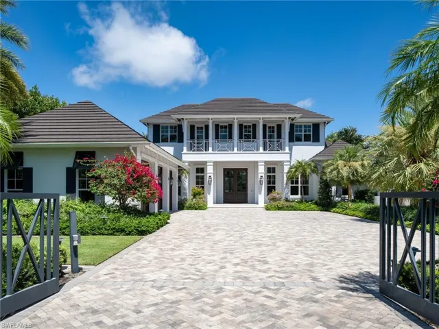 3525  Fort Charles  DR, Naples, FL 34102