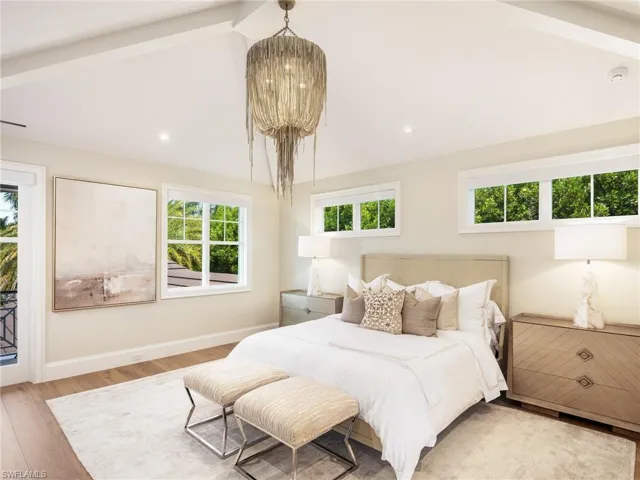 3525  Fort Charles  DR, Naples, FL 34102
