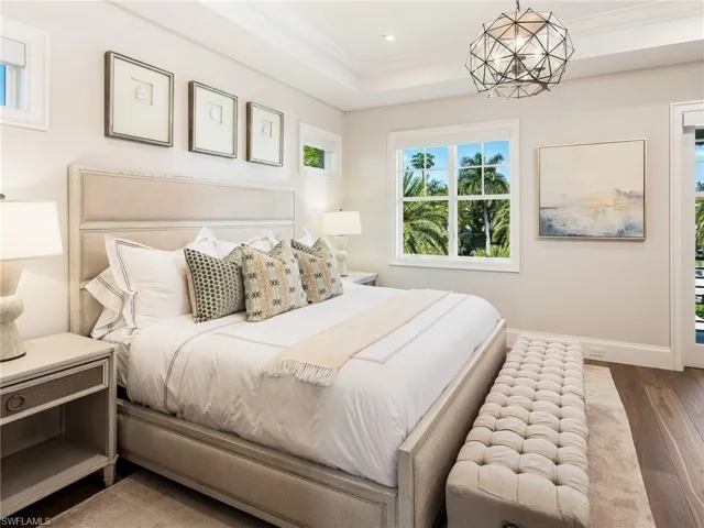 3525  Fort Charles  DR, Naples, FL 34102