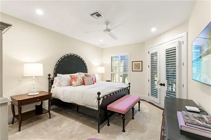 8456  Abbington  CIR, Naples, FL 34108
