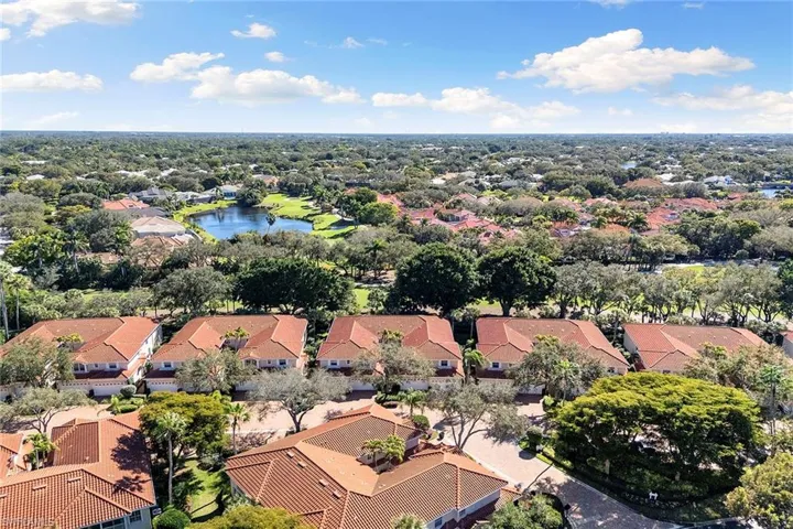 8456  Abbington  CIR, Naples, FL 34108
