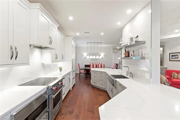 8456  Abbington  CIR, Naples, FL 34108
