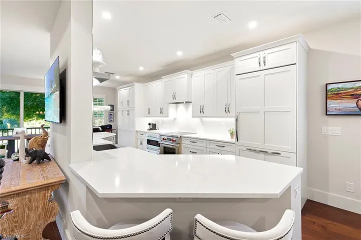 8456  Abbington  CIR, Naples, FL 34108