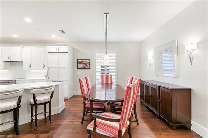 8456  Abbington  CIR, Naples, FL 34108