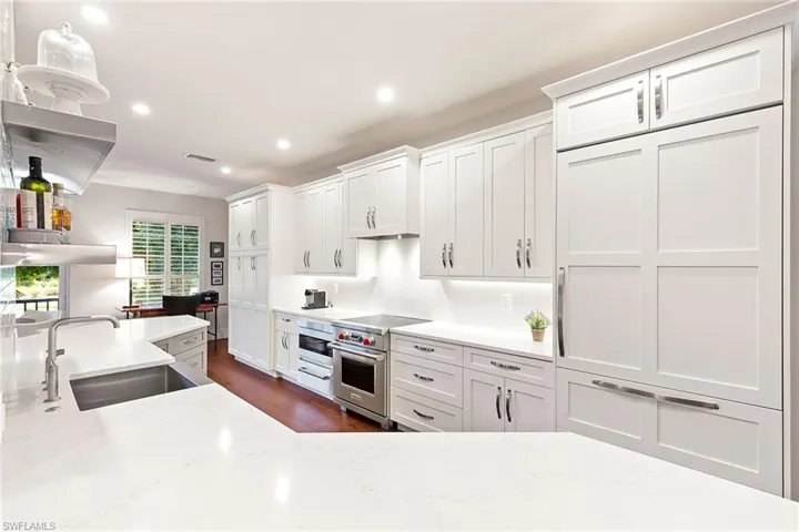 8456  Abbington  CIR, Naples, FL 34108