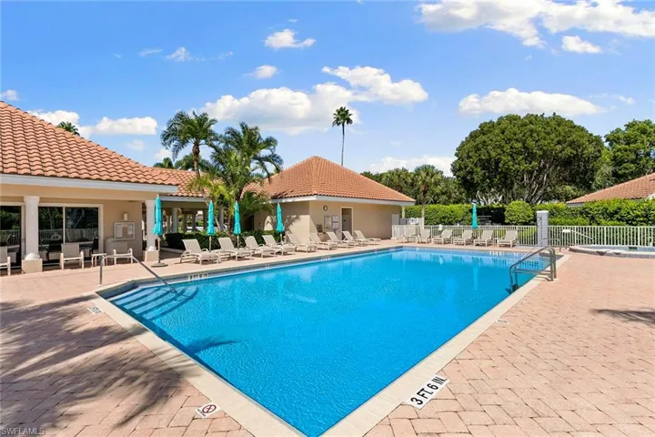8456  Abbington  CIR, Naples, FL 34108