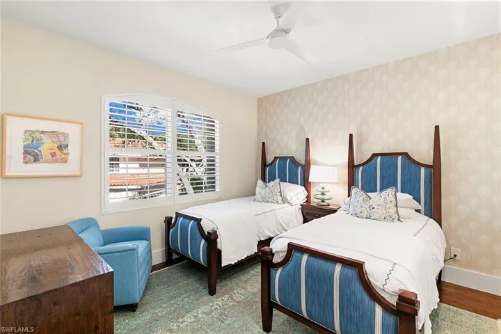 8456  Abbington  CIR, Naples, FL 34108
