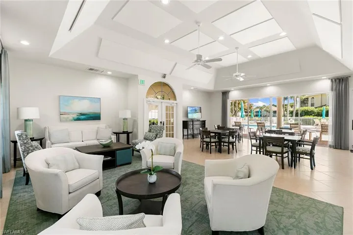 8456  Abbington  CIR, Naples, FL 34108