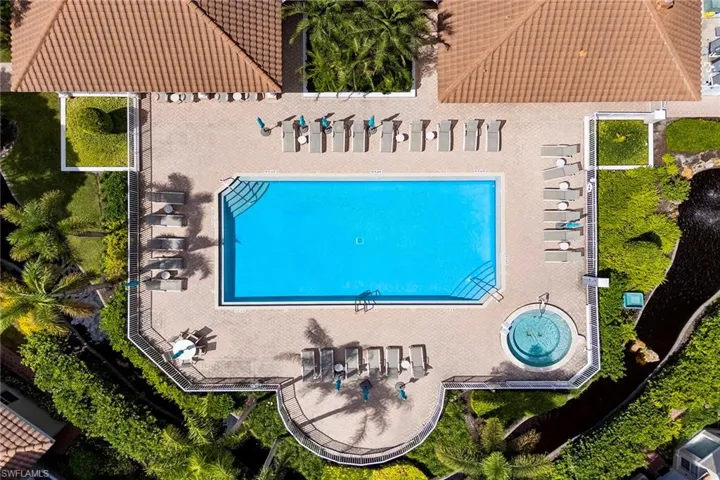8456  Abbington  CIR, Naples, FL 34108