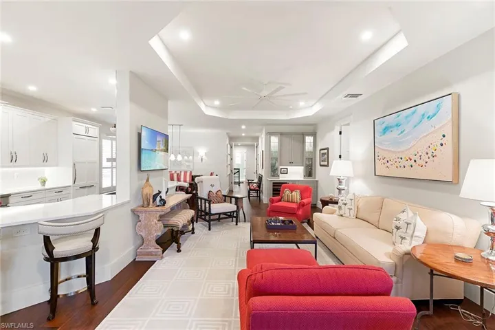 8456  Abbington  CIR, Naples, FL 34108