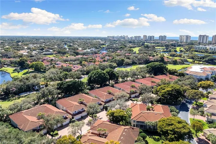 8456  Abbington  CIR, Naples, FL 34108
