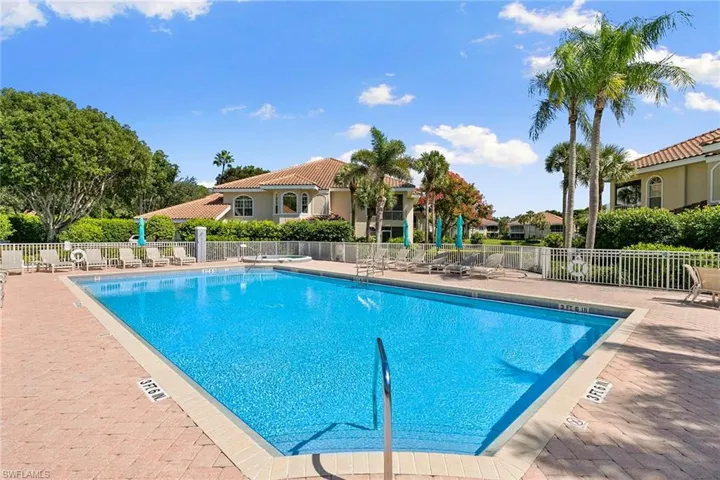 8456  Abbington  CIR, Naples, FL 34108