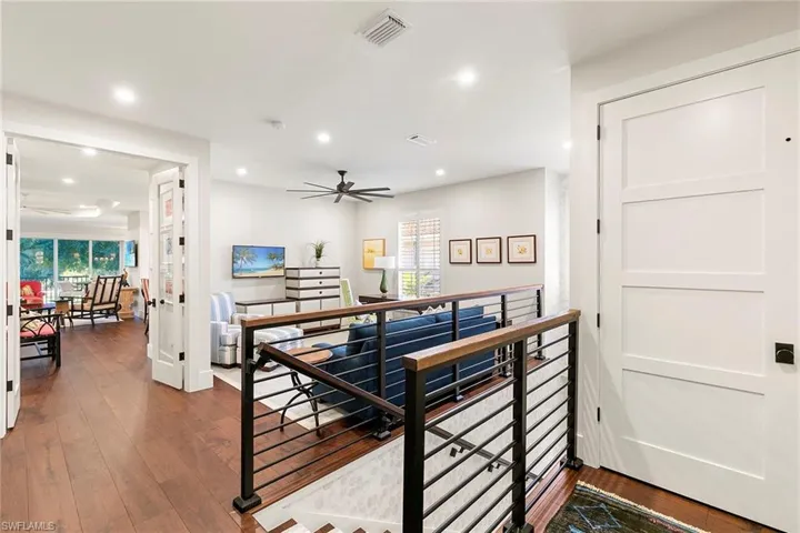 8456  Abbington  CIR, Naples, FL 34108