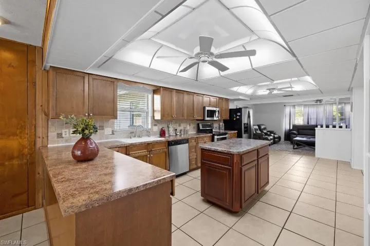 4530 Underwood Dr, Fort Myers, Florida 33905