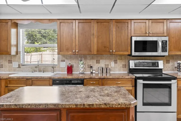 4530 Underwood Dr, Fort Myers, Florida 33905