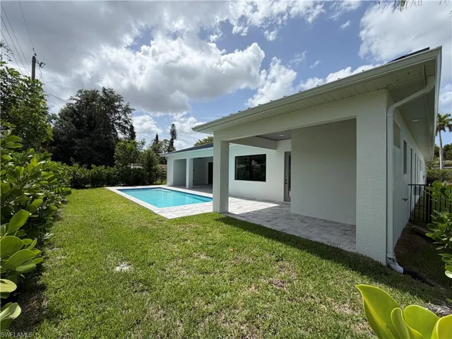 1257 22nd Ave N, Naples, Florida 34103