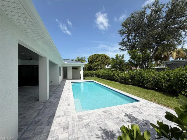 1257 22nd Ave N, Naples, Florida 34103