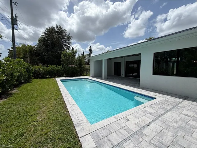1257 22nd Ave N, Naples, Florida 34103