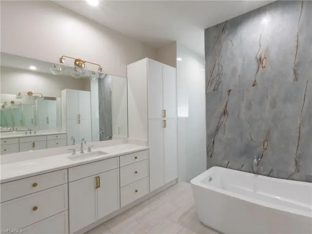 1257 22nd Ave N, Naples, Florida 34103