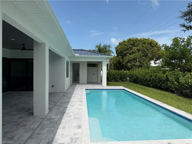 1257 22nd Ave N, Naples, Florida 34103