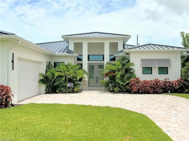 1257 22nd Ave N, Naples, Florida 34103