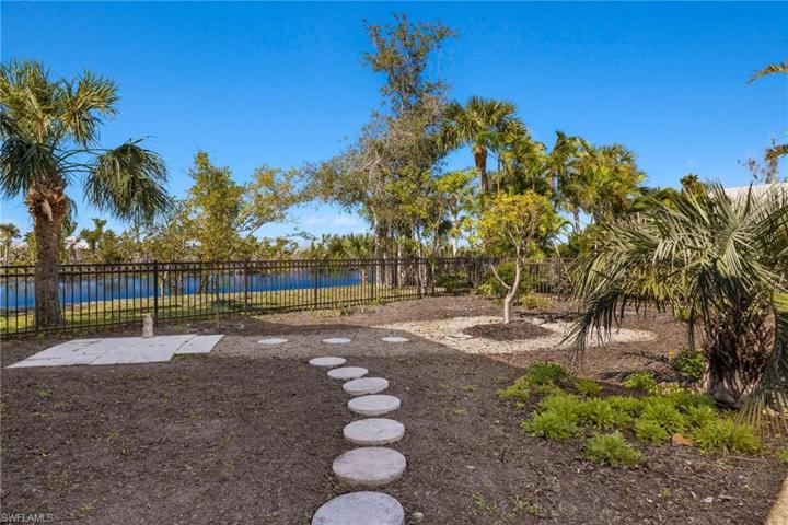 Backyard/Garden Area