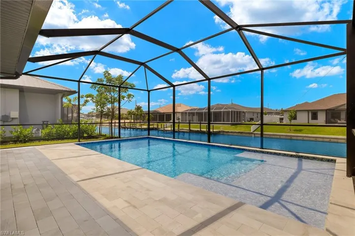 Saltwater Pool with large Sun Shelf