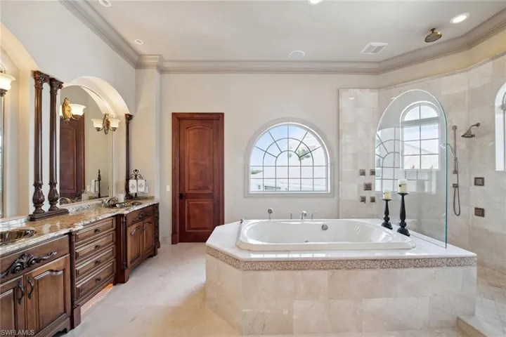 950 Giralda Ct, Marco Island, Florida 34145
