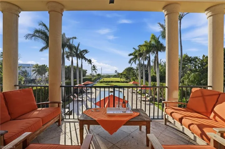Balcony with an outdoor living space