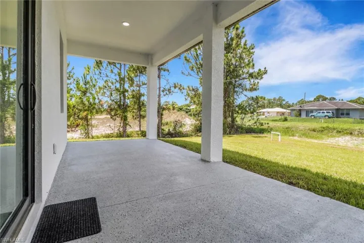 836  Milano S AVE, Lehigh Acres, FL 33974