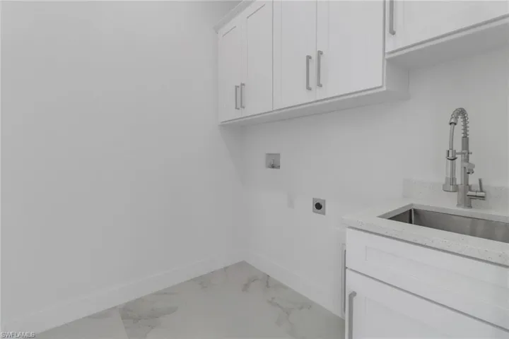 836  Milano S AVE, Lehigh Acres, FL 33974