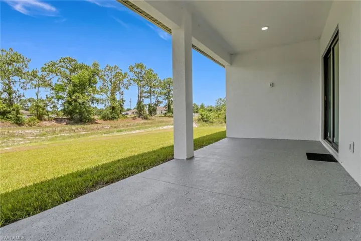836  Milano S AVE, Lehigh Acres, FL 33974