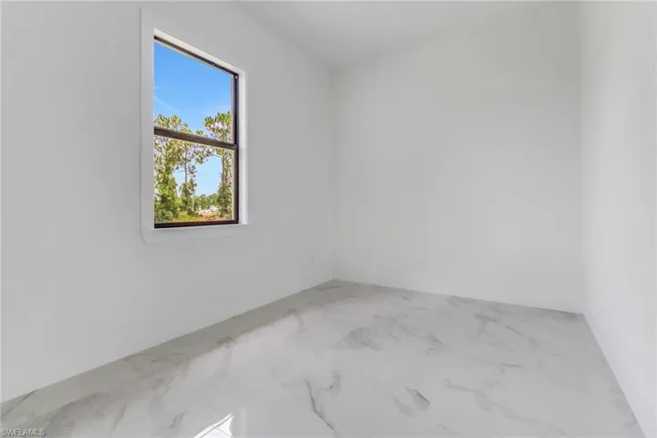 836  Milano S AVE, Lehigh Acres, FL 33974