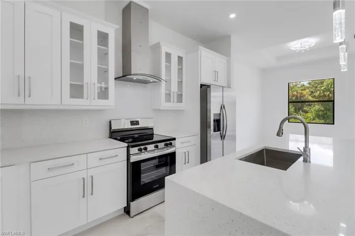 836  Milano S AVE, Lehigh Acres, FL 33974