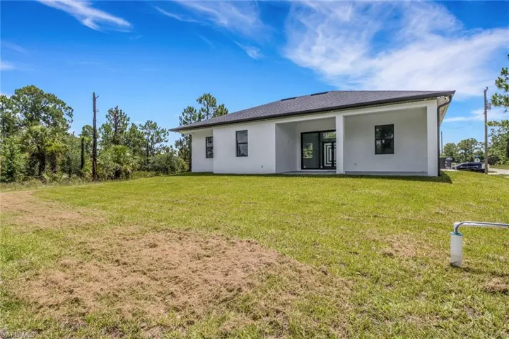 836  Milano S AVE, Lehigh Acres, FL 33974