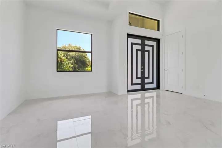 836  Milano S AVE, Lehigh Acres, FL 33974