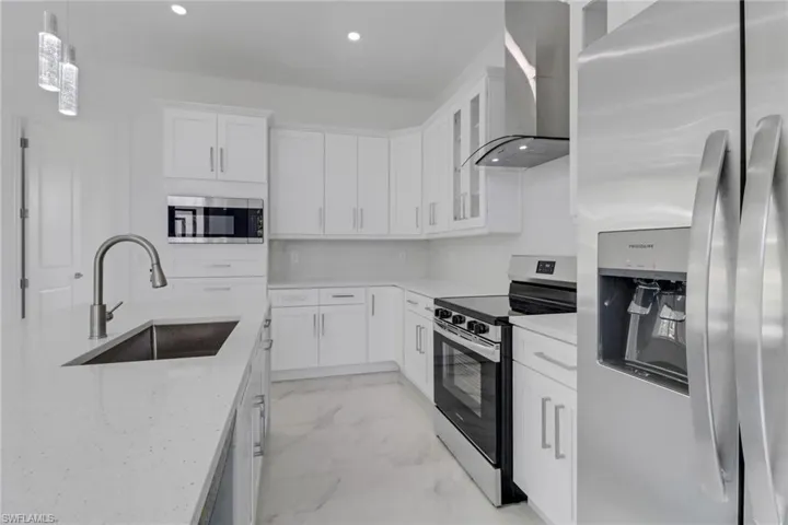 836  Milano S AVE, Lehigh Acres, FL 33974