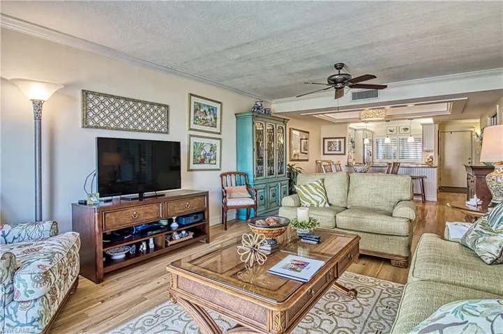 Per-Ian Family Room-Kitchen
