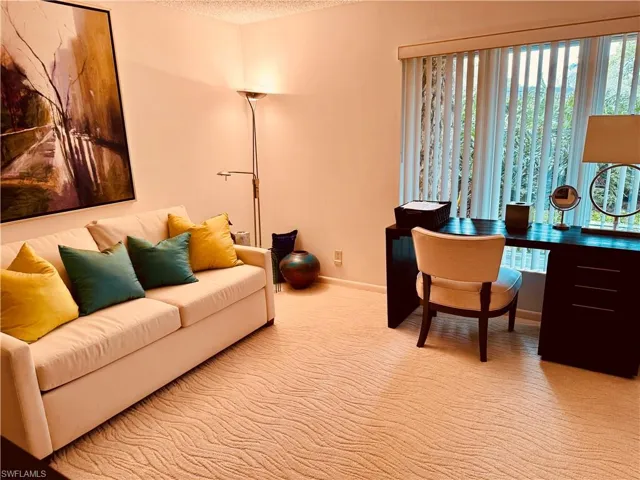 Den/Guestroom
